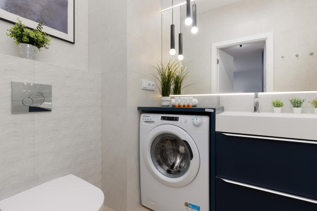 Apartment Avenue Solidarnosci On Wola By Noclegi Renters وارسو المظهر الخارجي الصورة