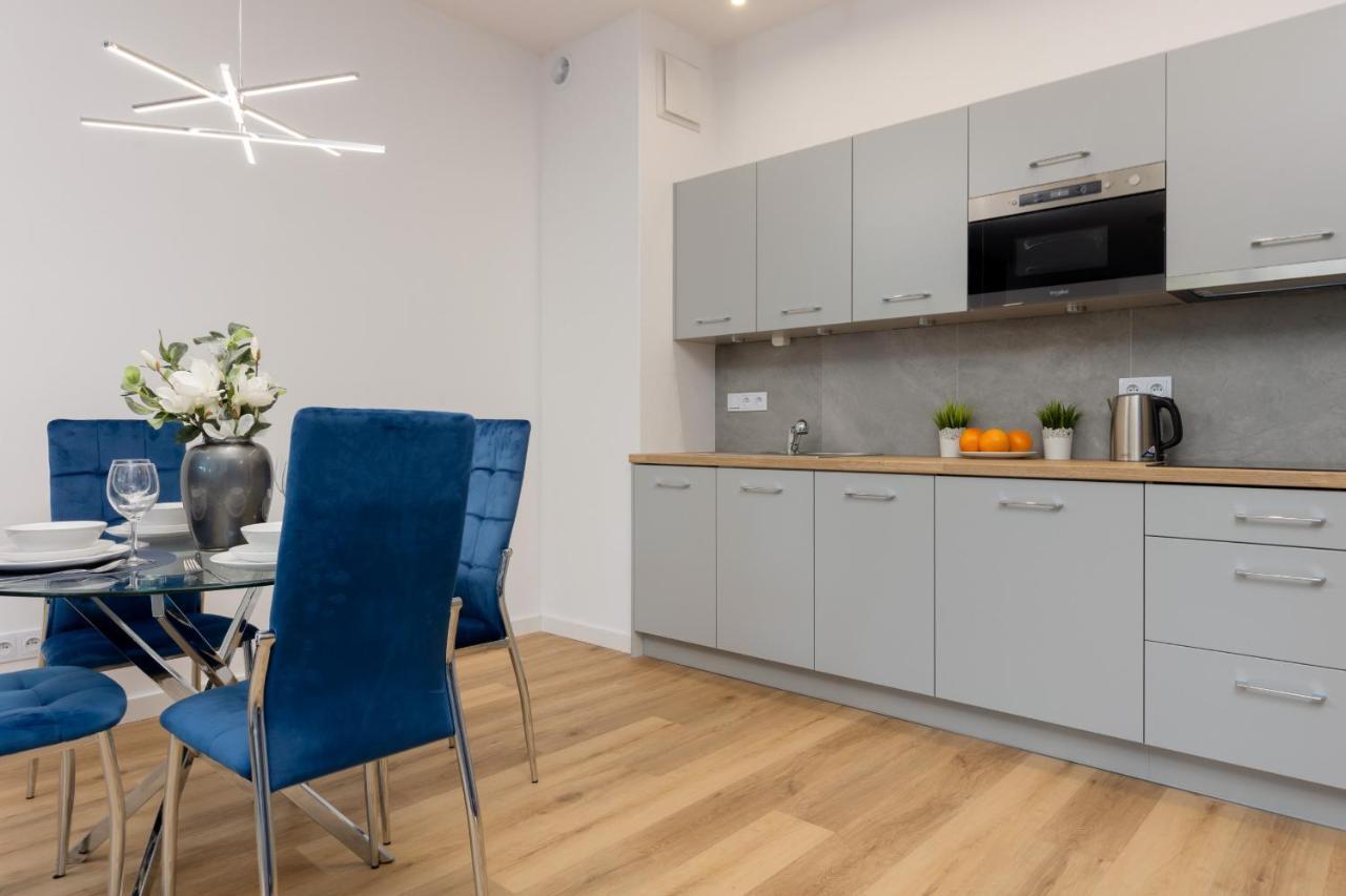 Apartment Avenue Solidarnosci On Wola By Noclegi Renters وارسو المظهر الخارجي الصورة